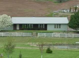 3664 N Wenas Rd, Selah, WA 98942