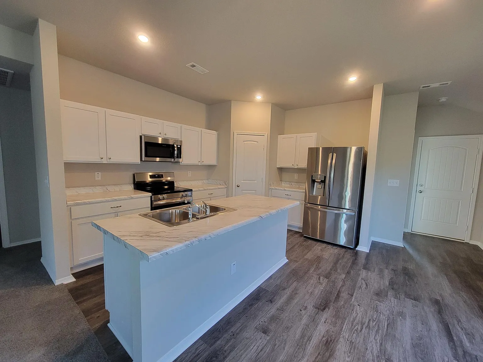 3 bed, 1362 sqft, $1,850 — Photo 4