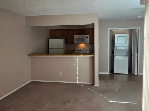 9811 Walnut St #301, Dallas, TX 75243