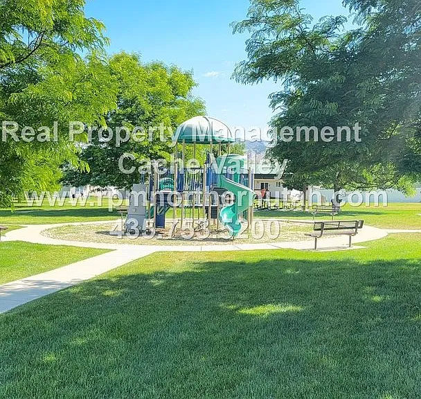 450 Maple Cir — Photo 4