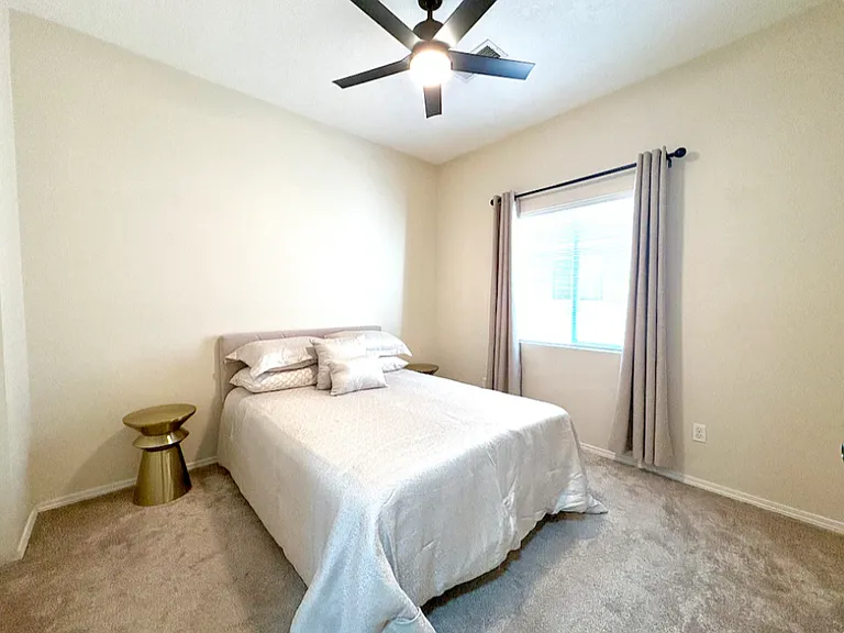 1404 Vista Monte Dr NE — Photo 9
