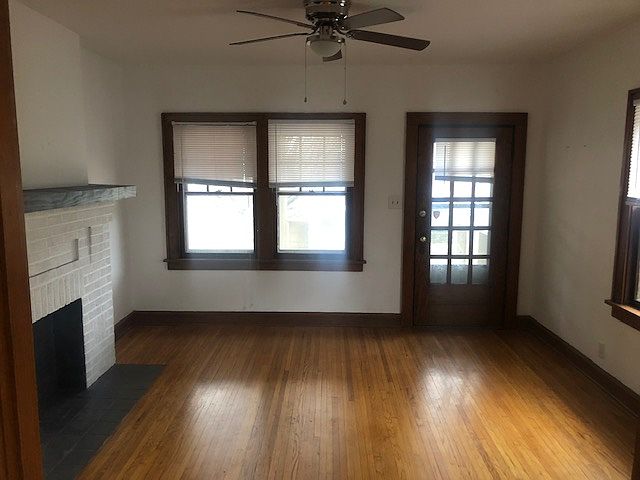 1st image of 110 W Lakeview Ave #110