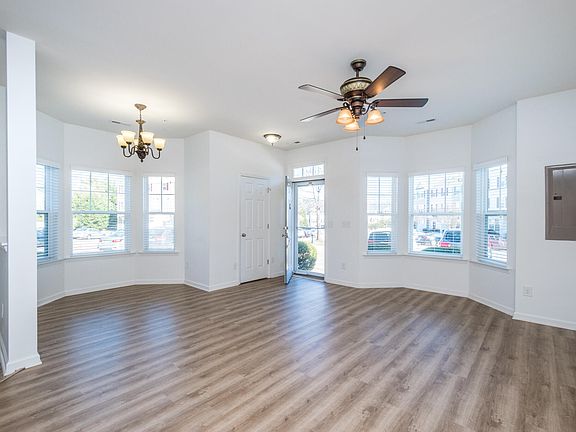 4th image of 11101 Gwynn Oaks Dr Unit 112
