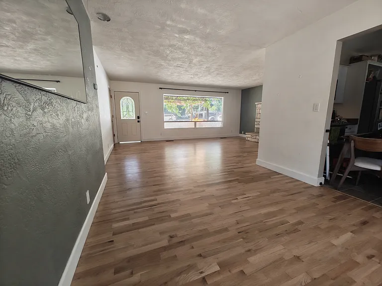 2116 Crestbrook Rd — Photo 11