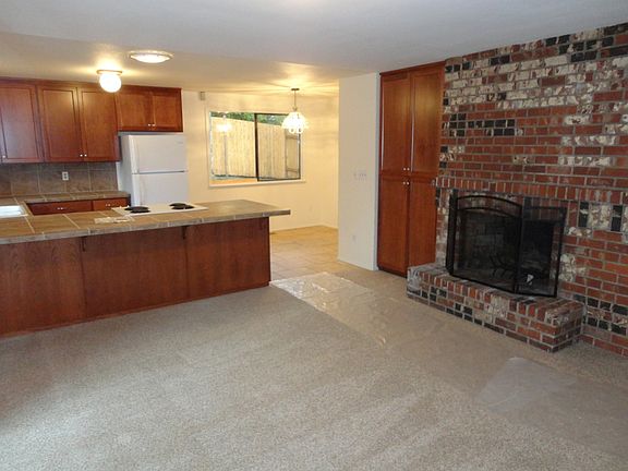 4th image of 6922 43rd Street Ct NW