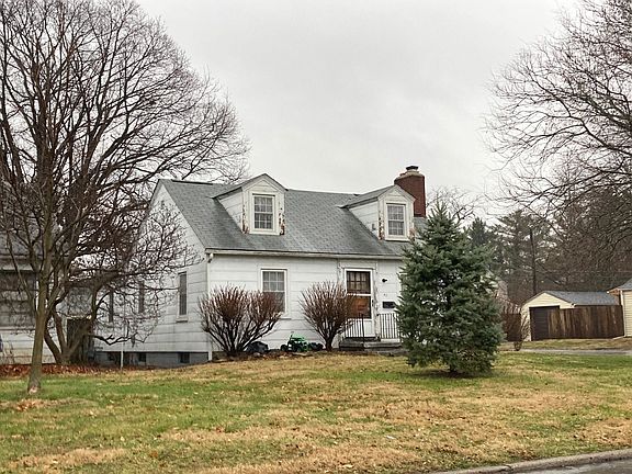 3rd image of 92 E Jeffrey Pl
