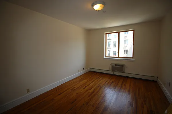Rented by Brooklyn Real Inc | media 4