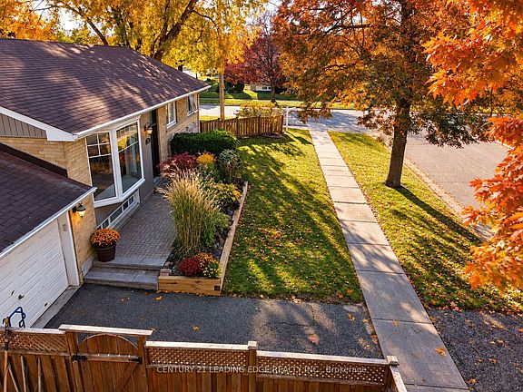 2nd image of 18 Horizon Cres