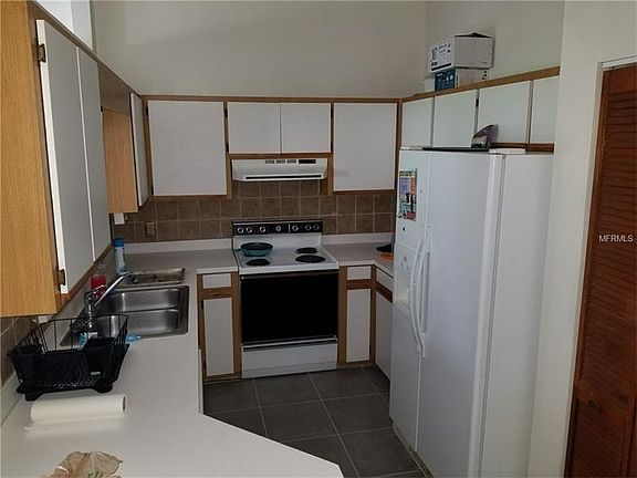 3rd image of 3931 Magnolia Lake Ln