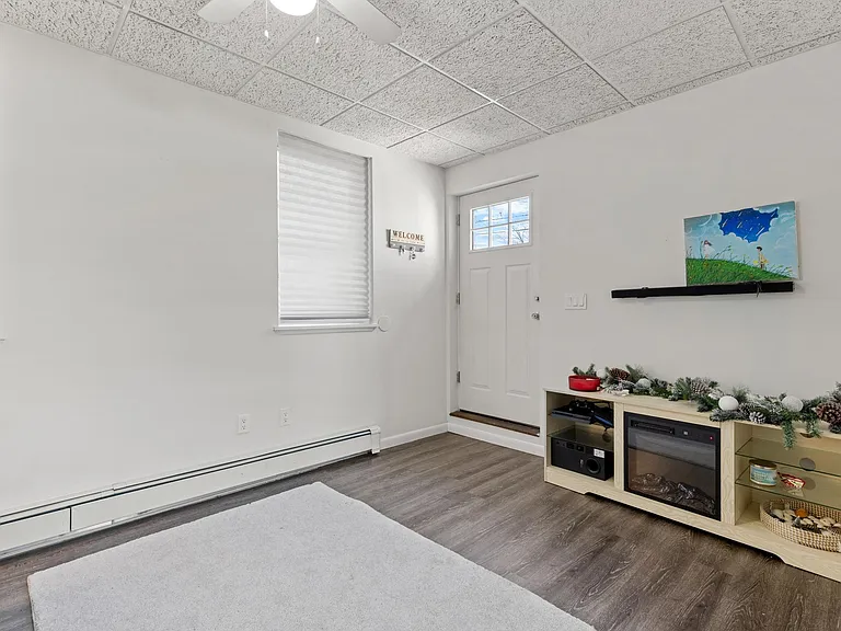 632 Chase Ave #1 — Photo 6