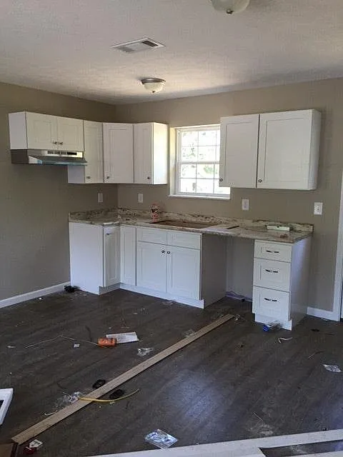 3 bed, 1200 sqft, $1,850 — Photo 2
