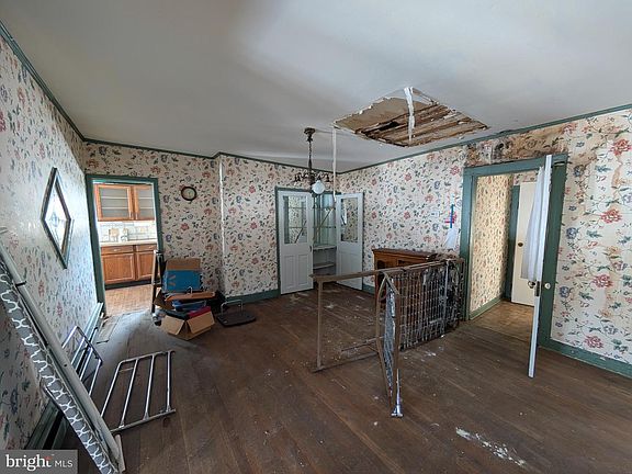 14th image of this home