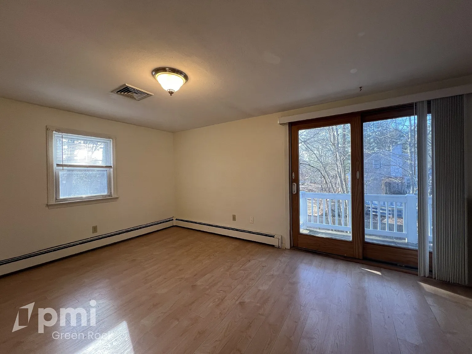 2 bed, 1.0 bath, 1000 sqft, $2,200 — Photo 4