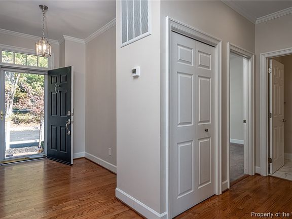 3rd image of 211 Dogleg Dr