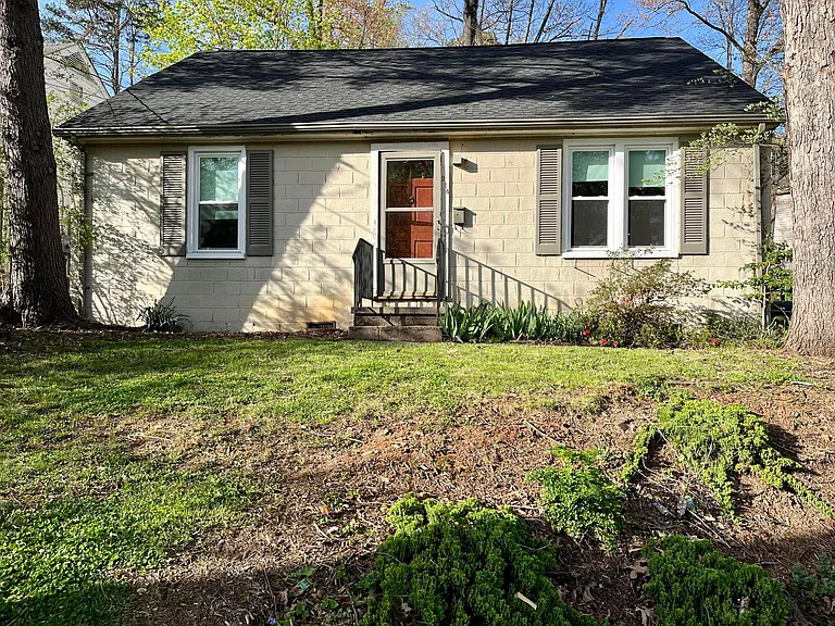214 Shamrock Rd — Photo 1