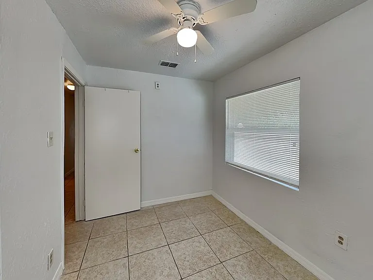 101 Samuel St — Photo 11