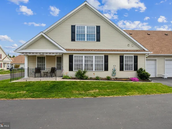 29 Avenrowe Ct, Fairless Hills, PA 19030