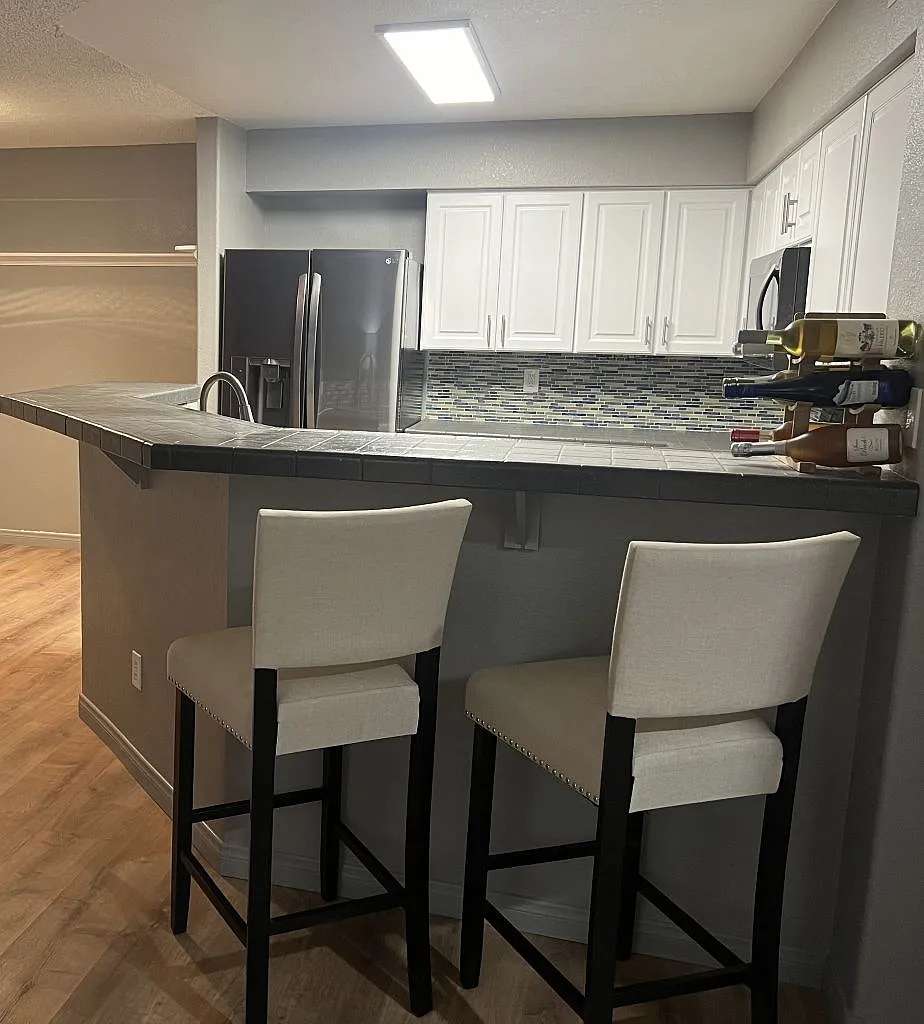 2 bed, 1168 sqft, $1,900 — Photo 4