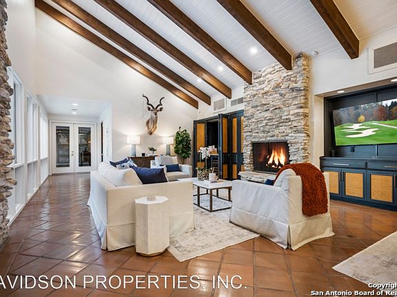 2nd image of 2626 Country Hollow St