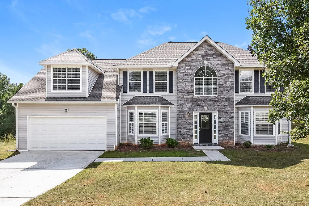 5 bed, 3.0 bath, 2876 sqft, $2,705 — Photo 1