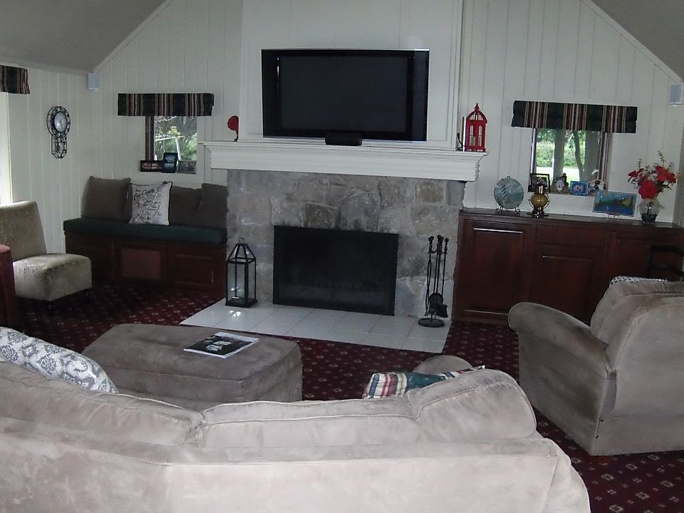 Additional Living Room