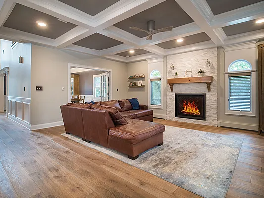 Sold by PRENDAMANO REAL ESTATE | media 10