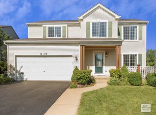 1973 Royal Ln, Aurora, IL 60503