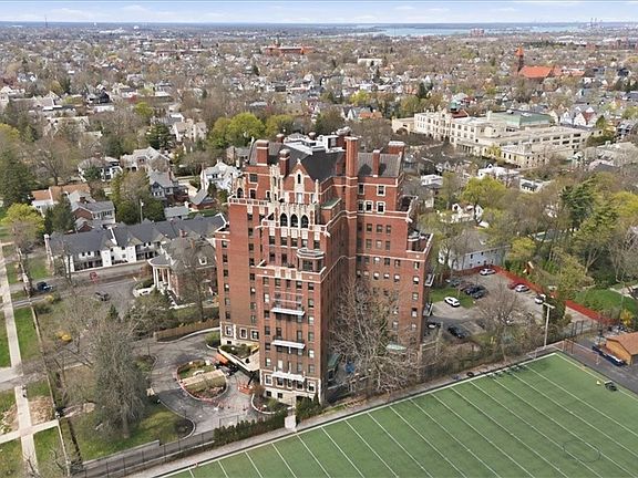 2nd image of 800 W Ferry St APT 9C