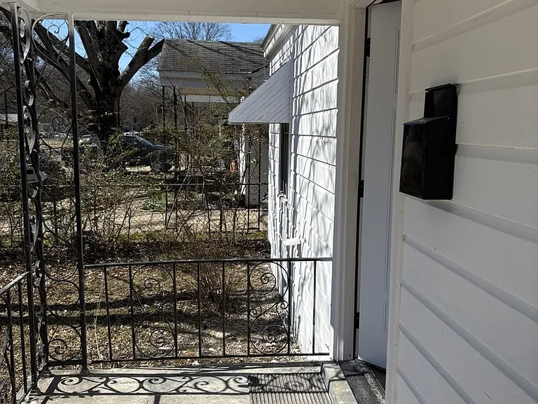 3800 E Mallory Ave — Photo 2