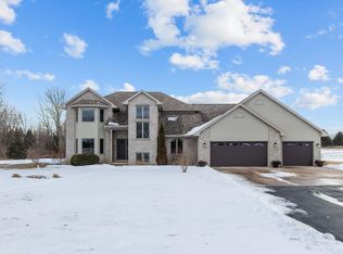 W3165 Center Valley Rd, Freedom, WI 54165