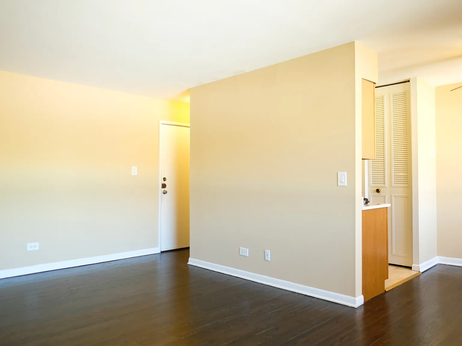 7120 N Sheridan Rd — Photo 3
