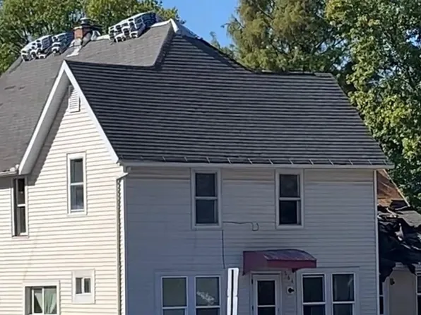 564 S Main St, Canton, IL 61520