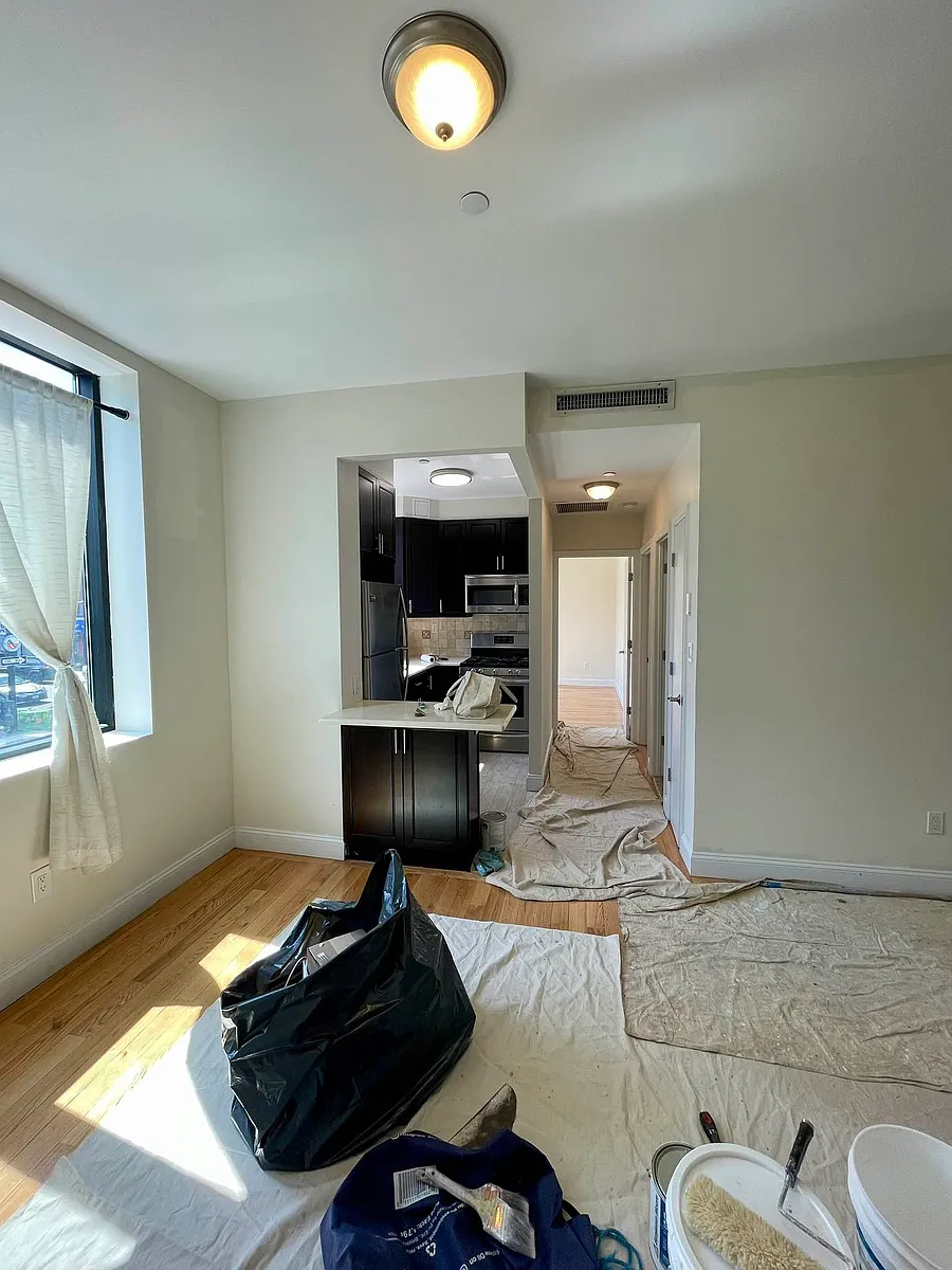 Building Photo - 3319 Broadway #2A