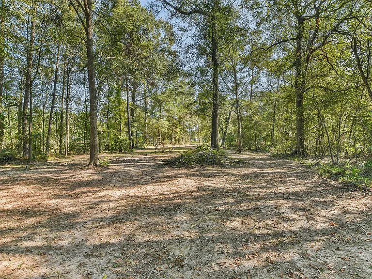 24237 Creekwood Dr — Photo 46