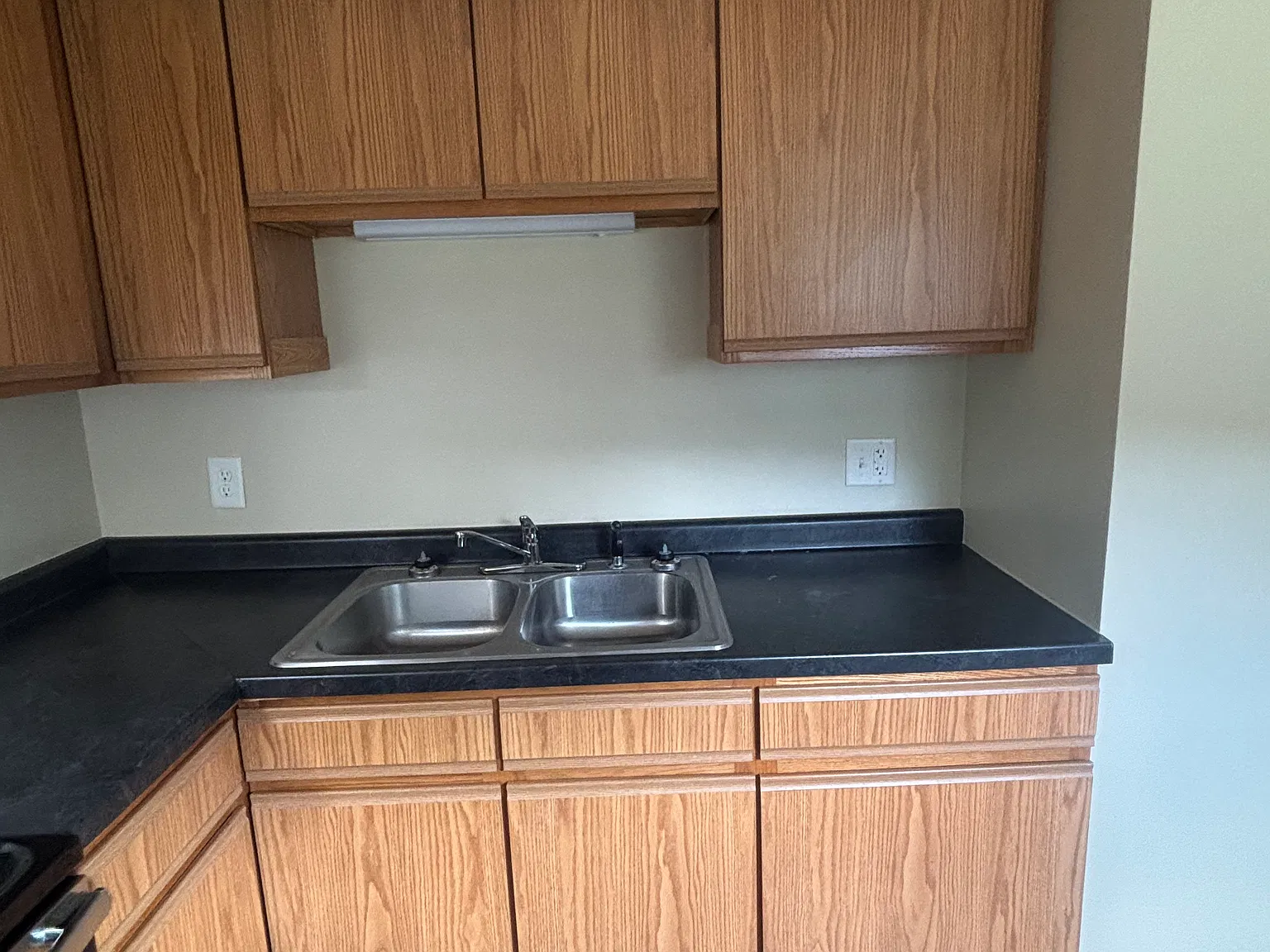2 bed, 750 sqft, $900 — Photo 3