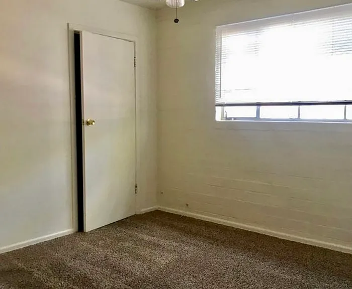 839 E Waverly St #1 — Photo 12