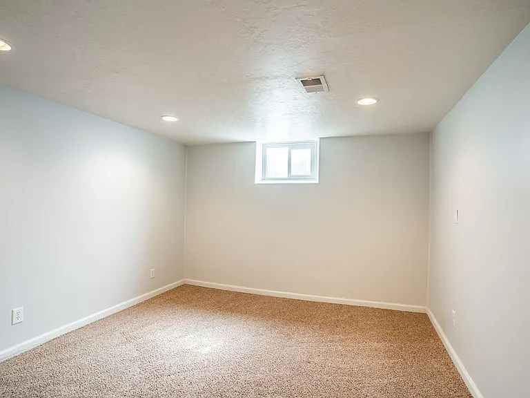 542 N 150 E — Photo 28