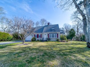 8 Sunny Wood Dr, Barnstable, MA 02630