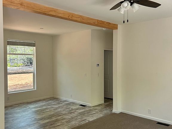 3rd image of 16818 Tudor Ln