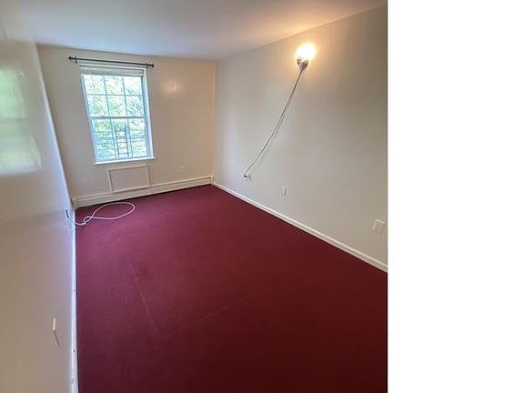 4th image of 1228 Hoe Ave #3
