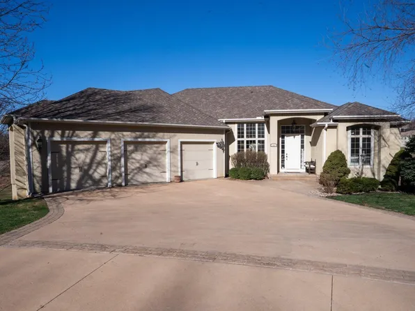 1801 Burning Tree Dr, Lawrence, KS 66047