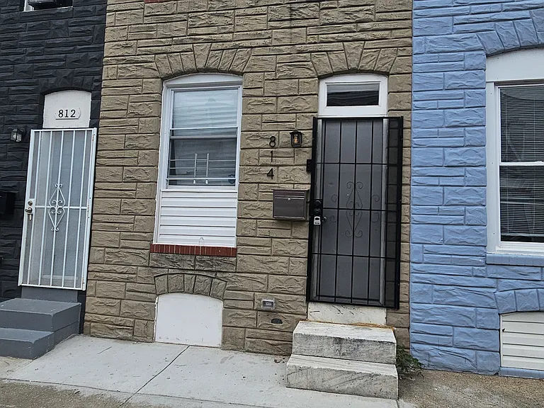 814 N Port St #0 — Photo 2