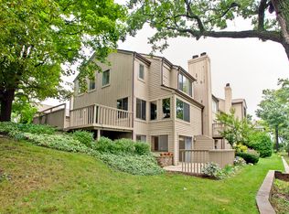 661 Shoreline Rd #0, Lake Barrington, IL 60010