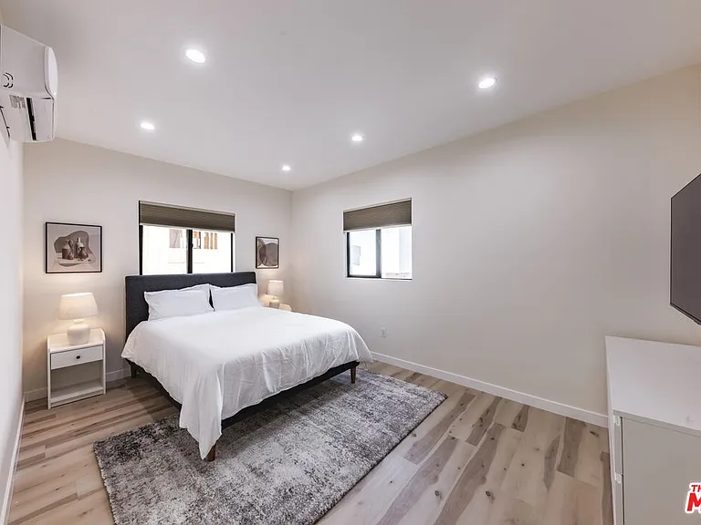 9024 Phyllis Ave #A — Photo 13