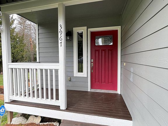 4th image of 3967 SE Lovell St