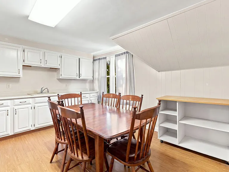 52 Linden St #2 — Photo 2