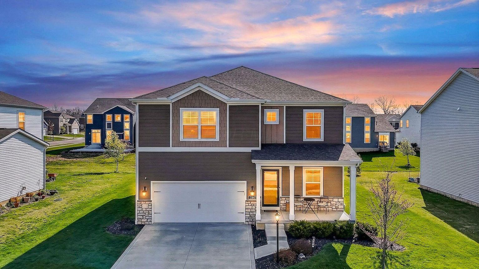 Listing photo 3 for 184 Balderson Dr