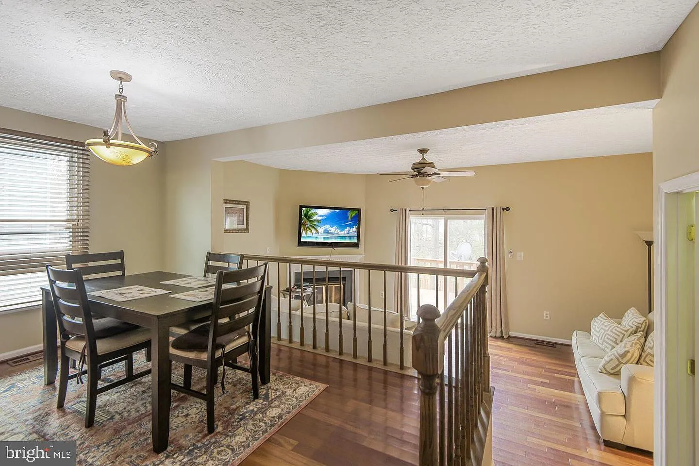 3 bed, 4.0 bath, 1808 sqft, $3,200 — Photo 4