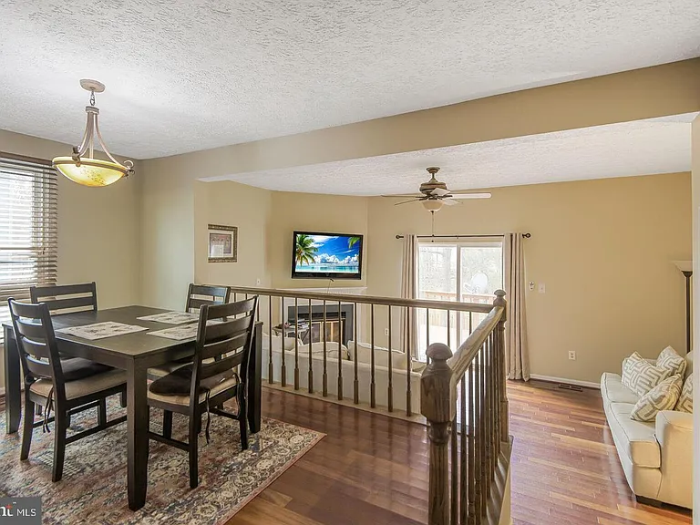 6121 Cedar Wood Dr — Photo 4