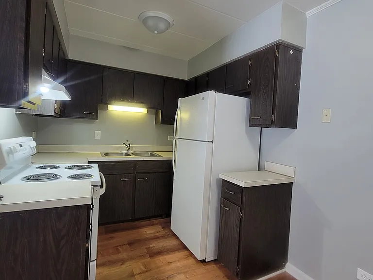 Sandalwood Dr — Photo 3